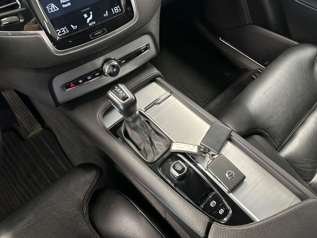 Volvo XC90 2018 Valkoinen