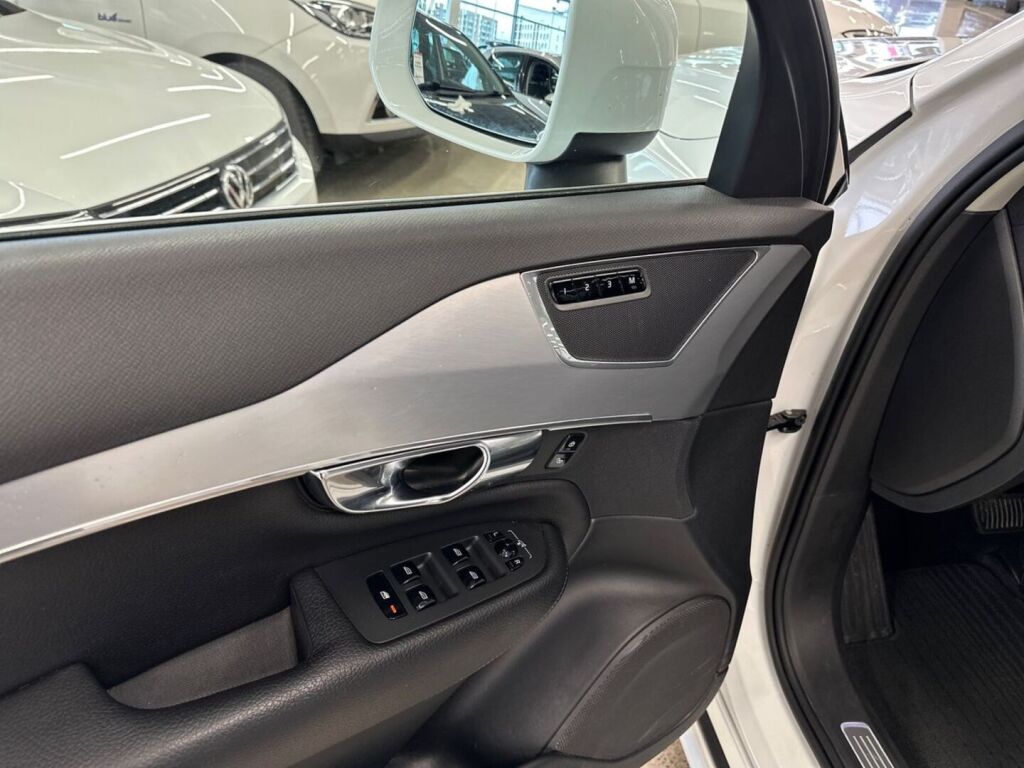 Volvo XC90 2018 Valkoinen