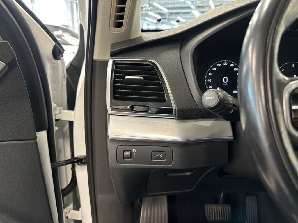 Volvo XC90 2018 Valkoinen