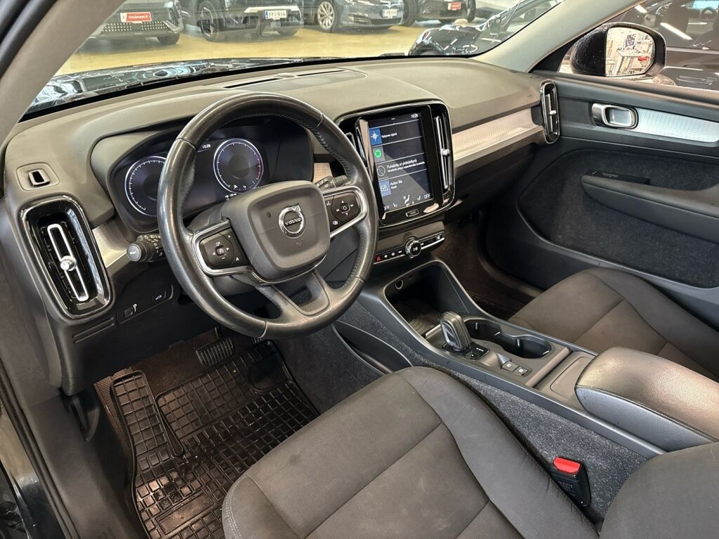 Volvo XC40 2018 Musta