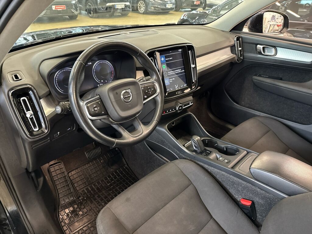 Volvo XC40 2018 Musta