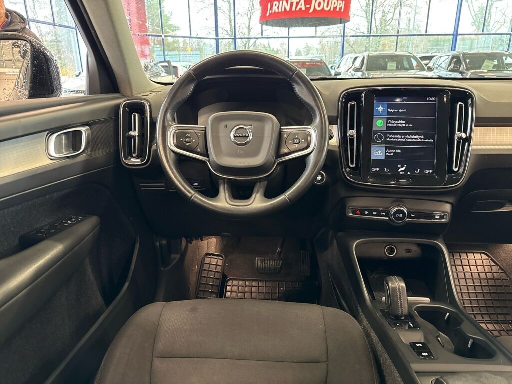 Volvo XC40 2018 Musta