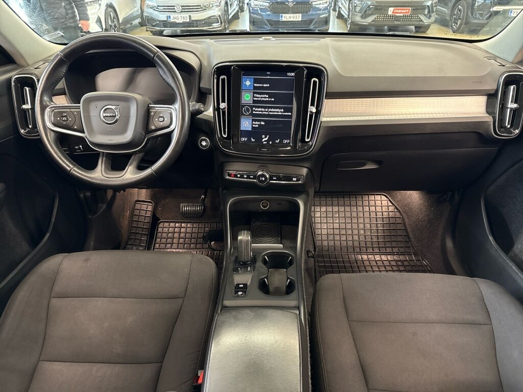 Volvo XC40 2018 Musta