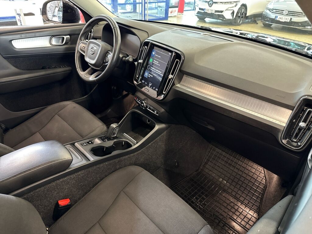 Volvo XC40 2018 Musta