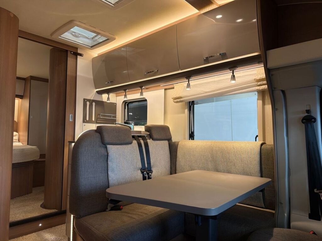 Bürstner Lyseo 700 2019 Valkoinen