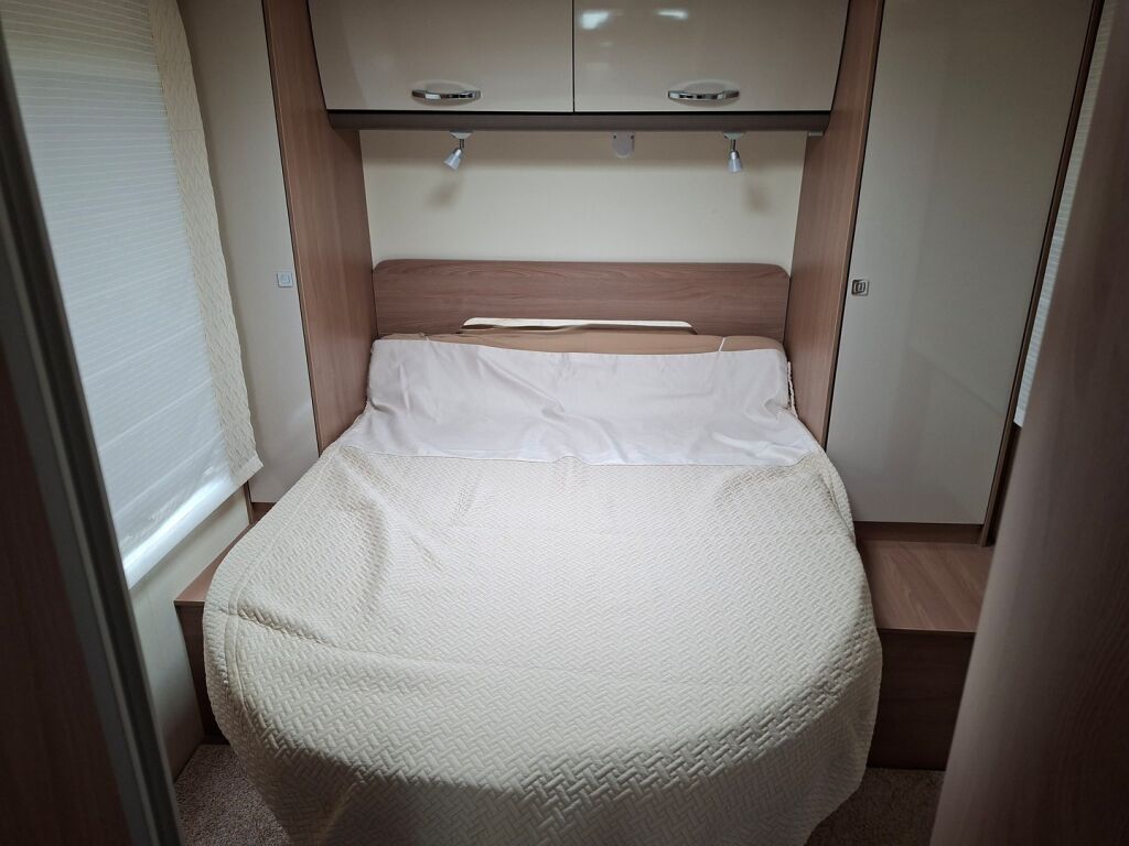 Bürstner Lyseo 700 2019 Valkoinen