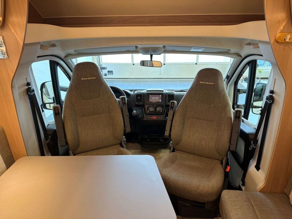 Bürstner Lyseo 700 2019 Valkoinen