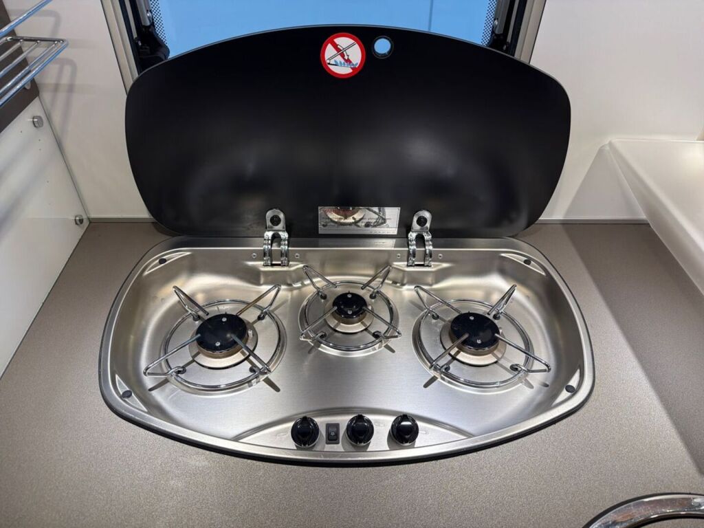 Bürstner Lyseo 700 2019 Valkoinen