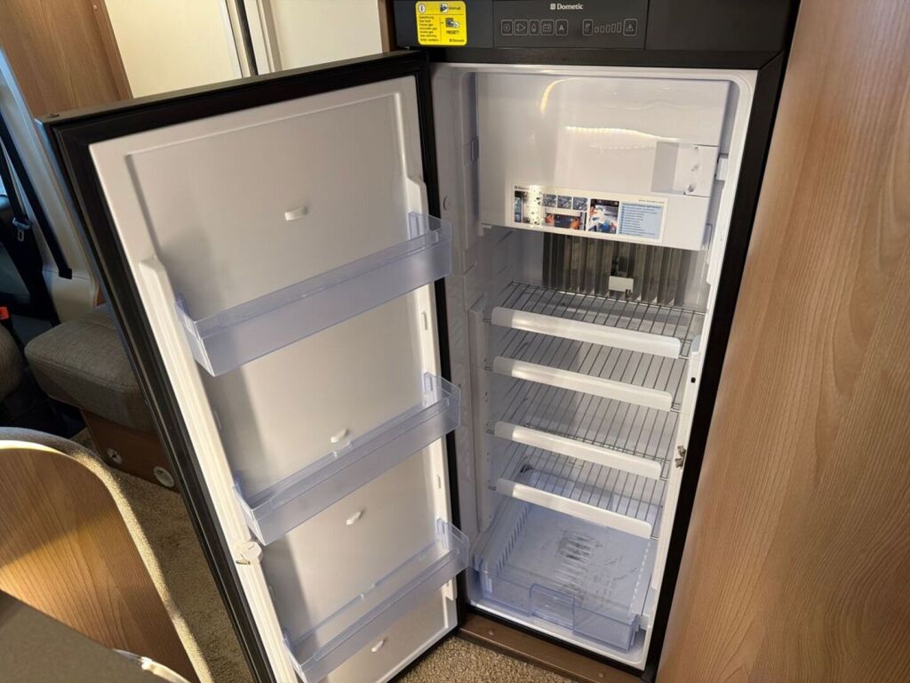 Bürstner Lyseo 700 2019 Valkoinen