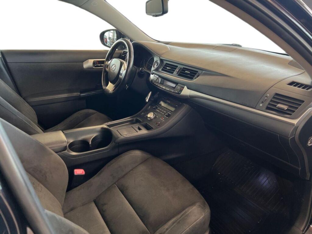 Lexus CT 2012 Musta