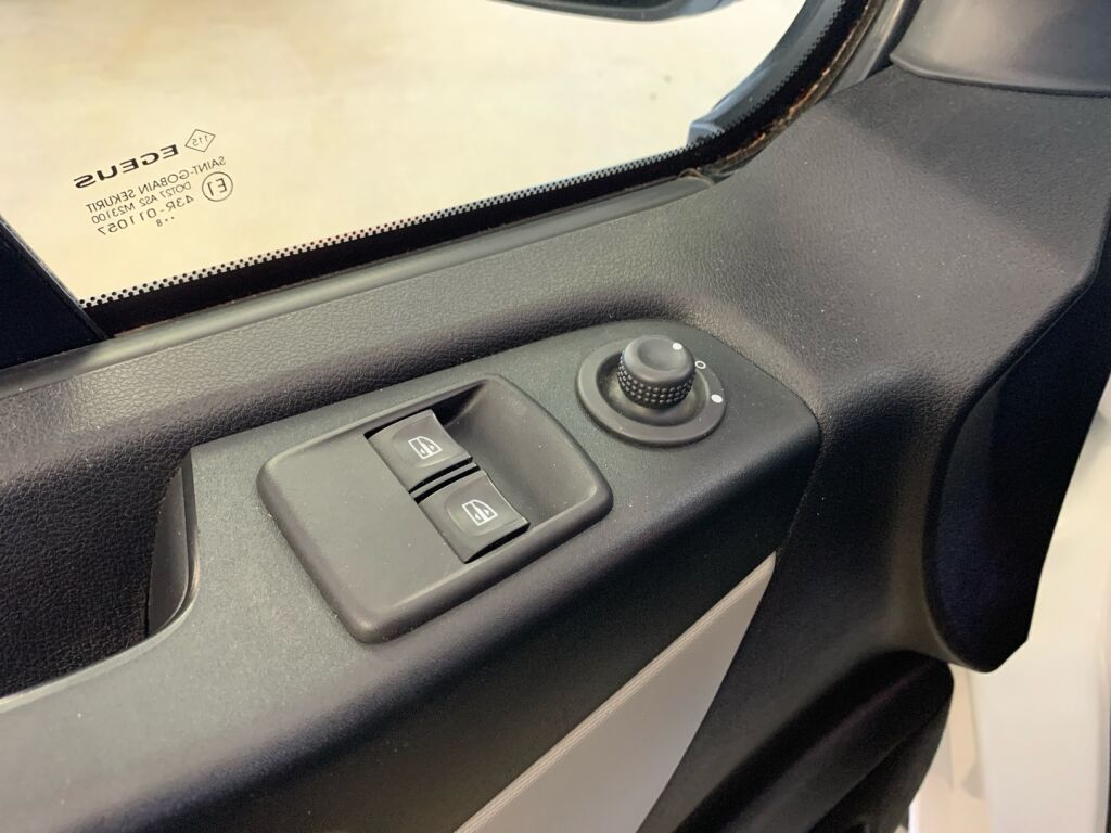 Renault Trafic 2018 Valkoinen