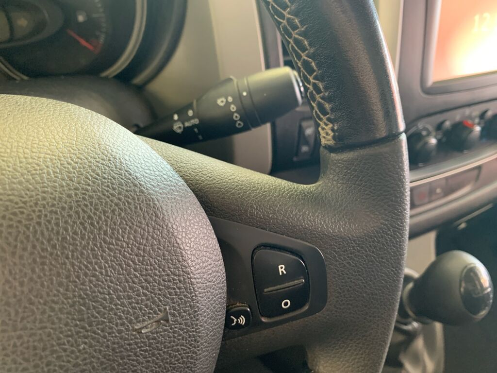 Renault Trafic 2018 Valkoinen