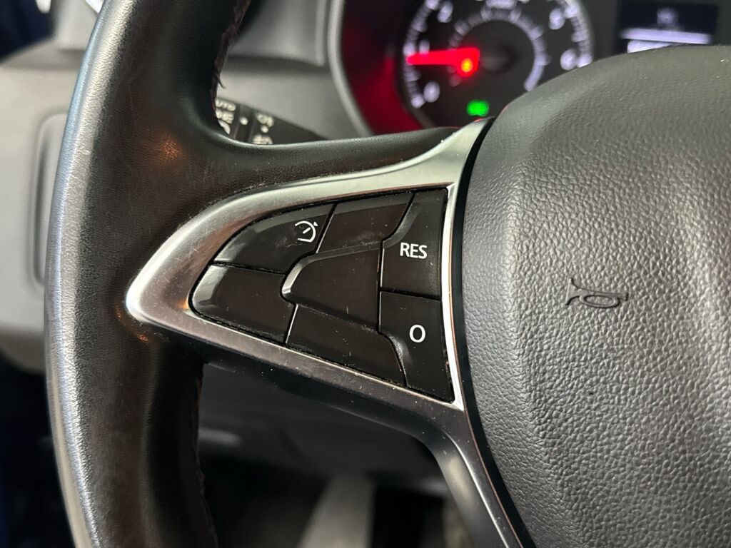 Dacia Duster 2018 Sininen