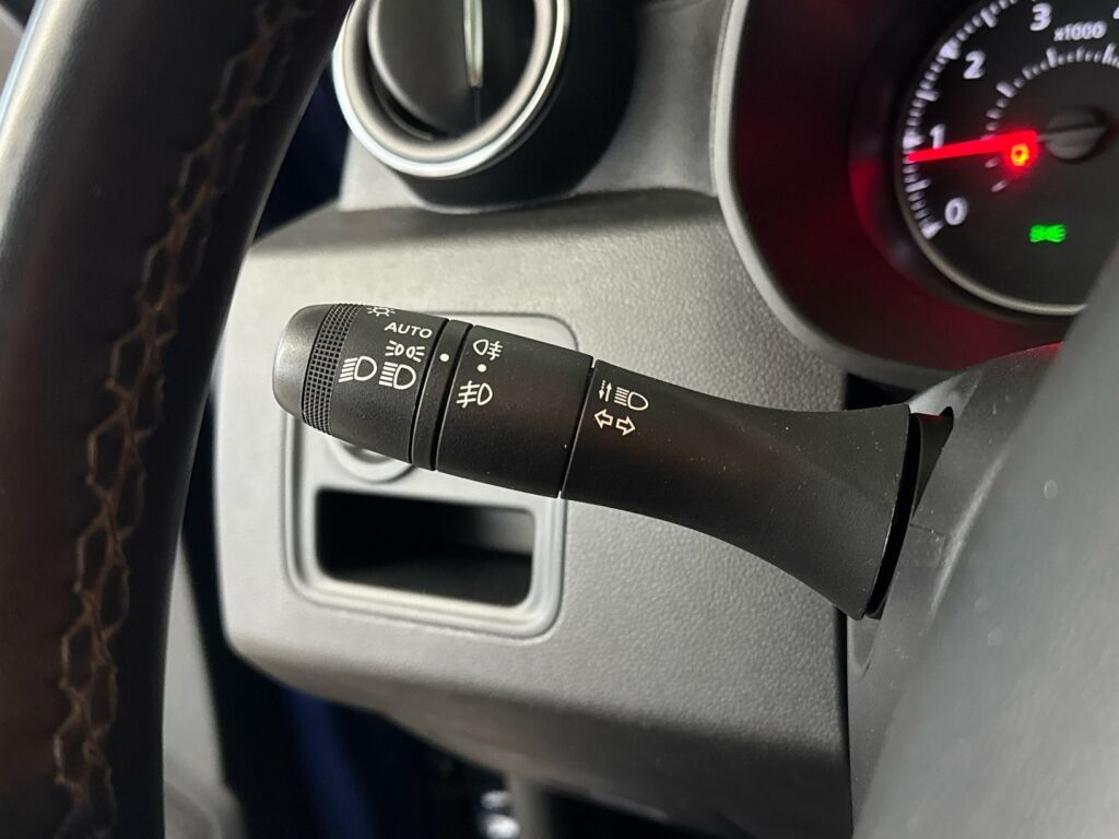 Dacia Duster 2018 Sininen