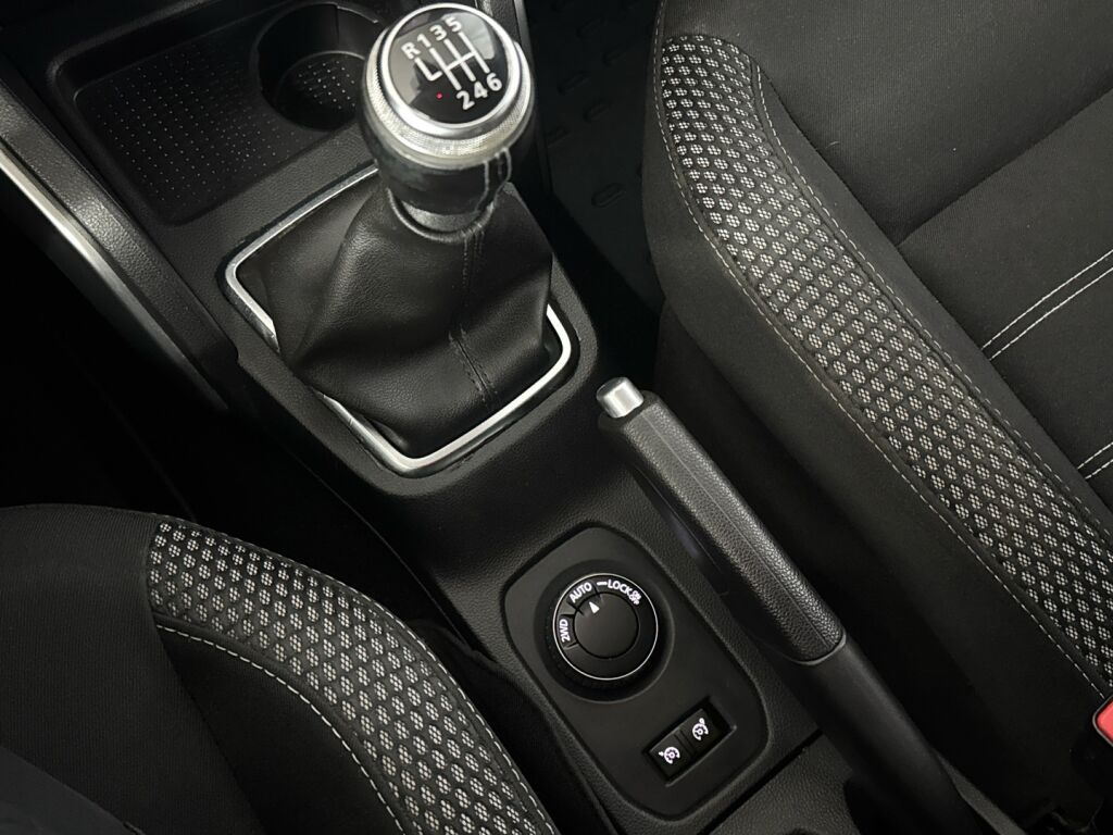 Dacia Duster 2018 Sininen