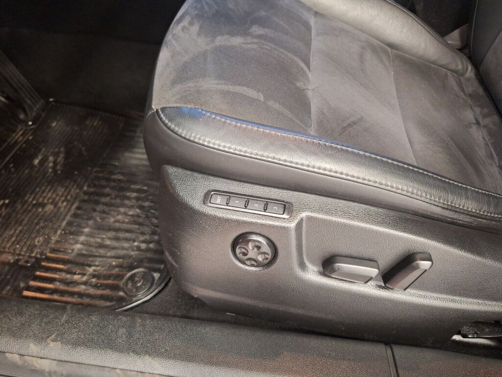 Skoda Superb 2014 Musta