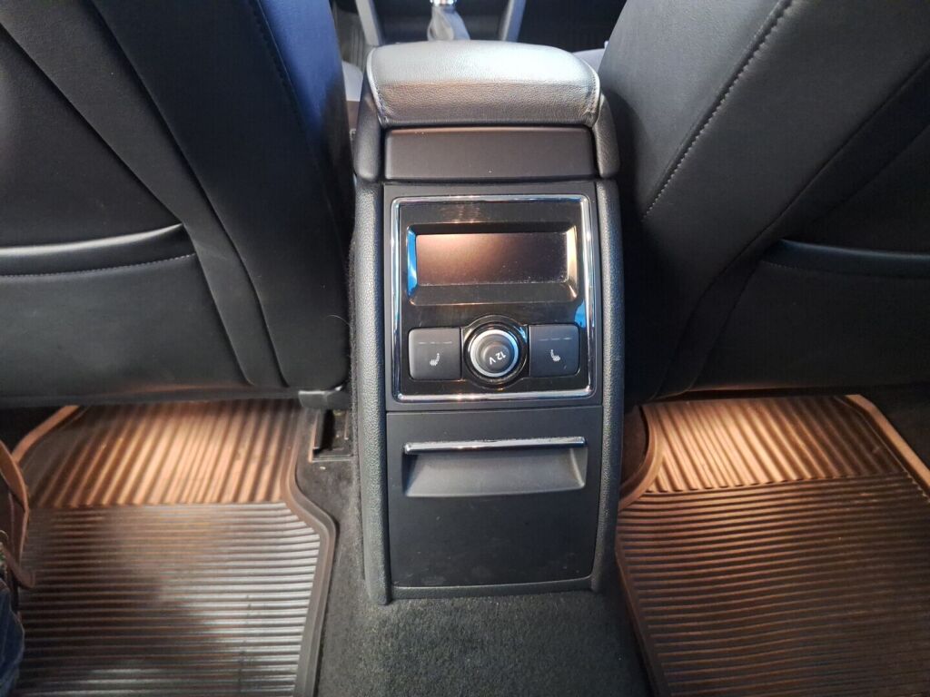 Skoda Superb 2014 Musta