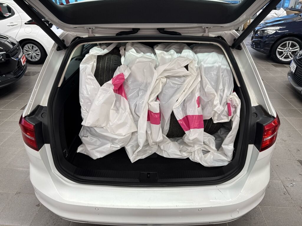 Volkswagen Passat 2019 Valkoinen