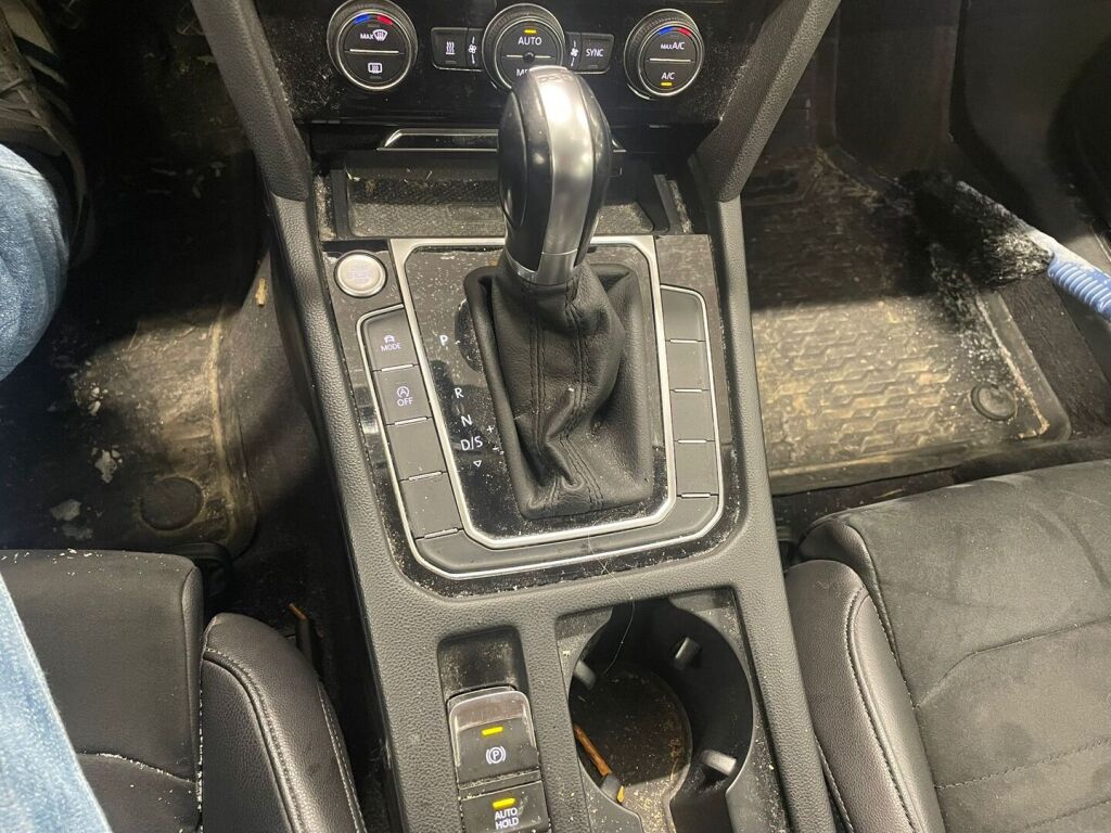 Volkswagen Passat 2019 Valkoinen