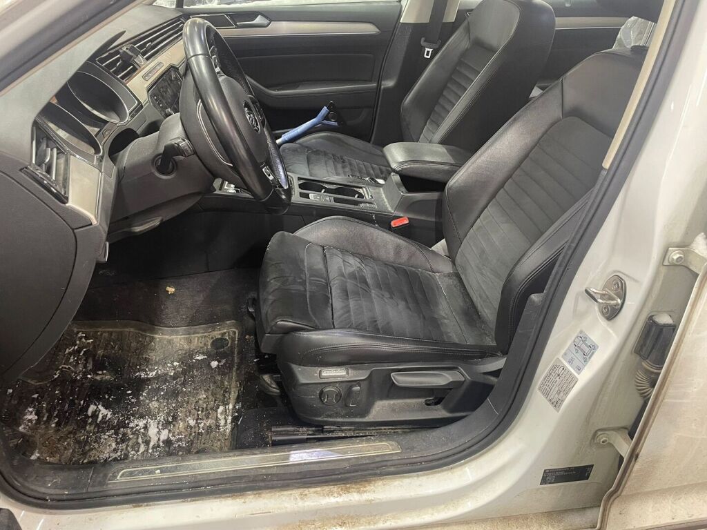 Volkswagen Passat 2019 Valkoinen