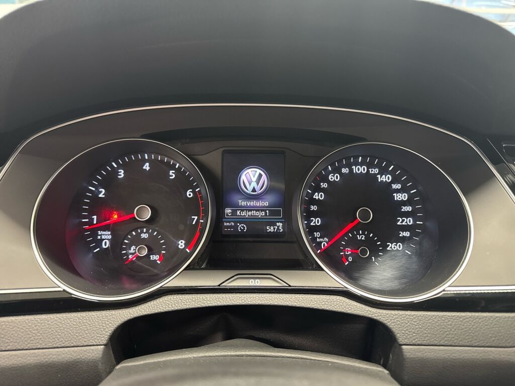 Volkswagen Passat 2019 Valkoinen