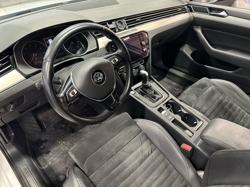 Volkswagen Passat 2019 Valkoinen