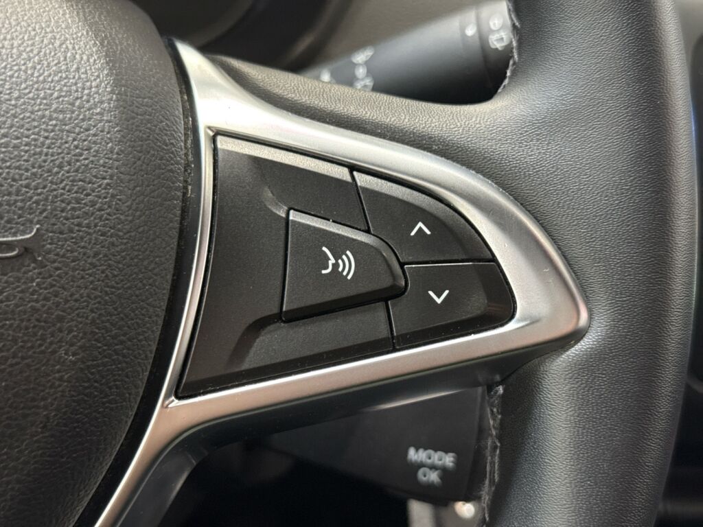 Dacia Duster 2019 Oranssi