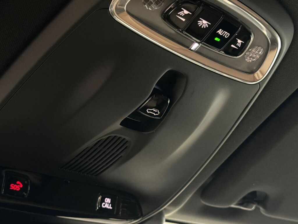 Volvo XC60 2019 Valkoinen