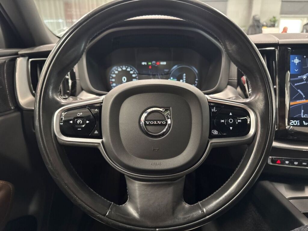 Volvo XC60 2019 Valkoinen