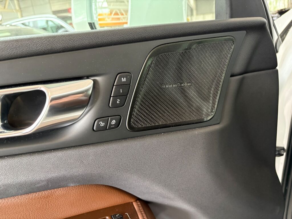 Volvo XC60 2019 Valkoinen