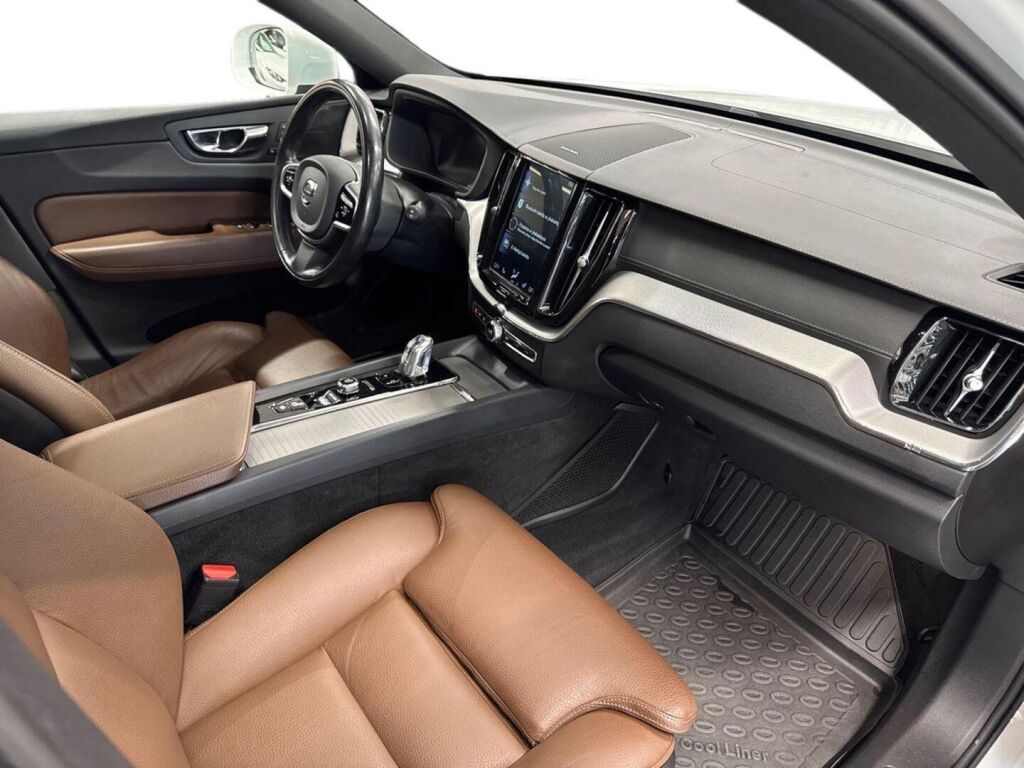 Volvo XC60 2019 Valkoinen