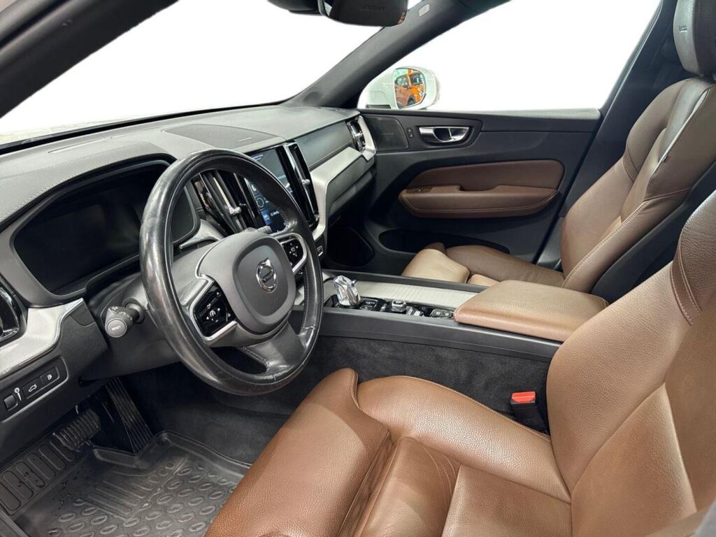 Volvo XC60 2019 Valkoinen