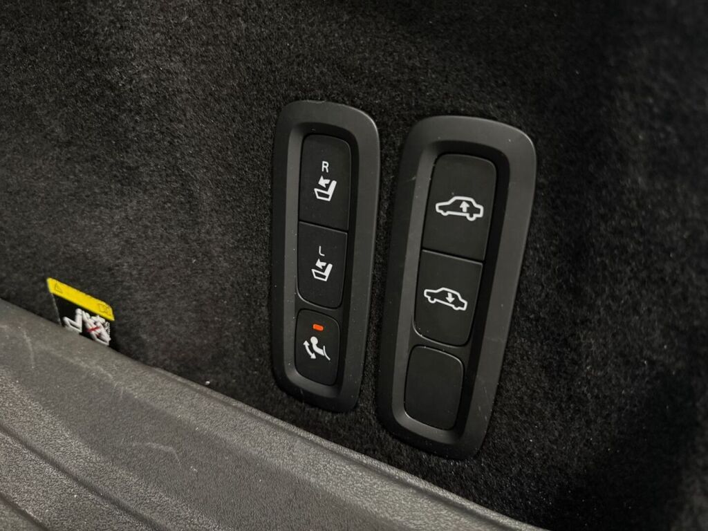 Volvo XC60 2019 Valkoinen