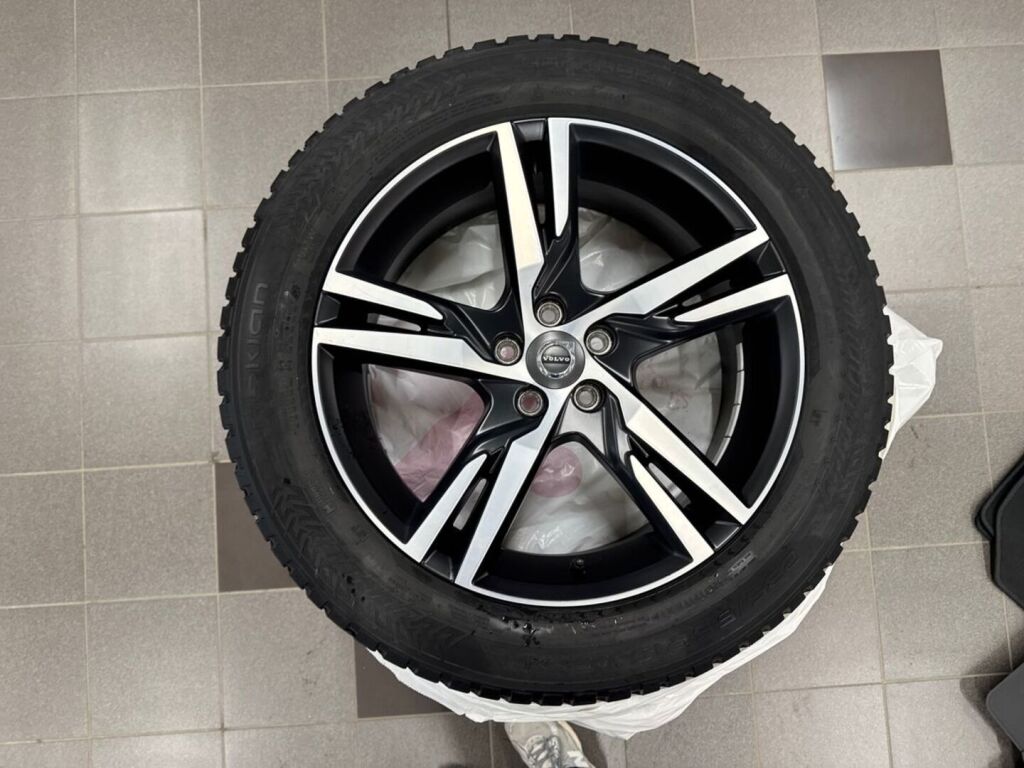 Volvo XC60 2019 Valkoinen