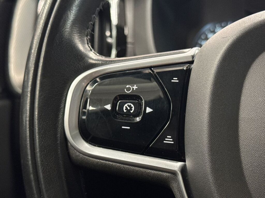 Volvo XC60 2019 Valkoinen