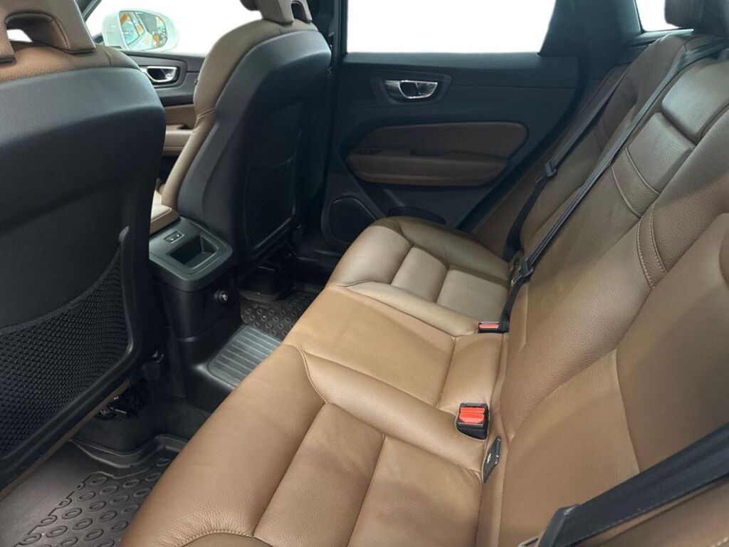 Volvo XC60 2019 Valkoinen
