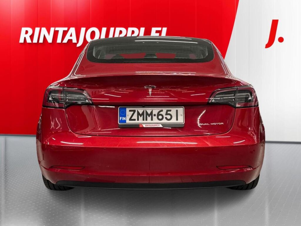 Tesla Model 3 2019 Punainen