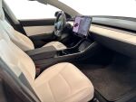 Tesla Model 3 2019 Punainen