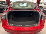 Tesla Model 3 2019 Punainen