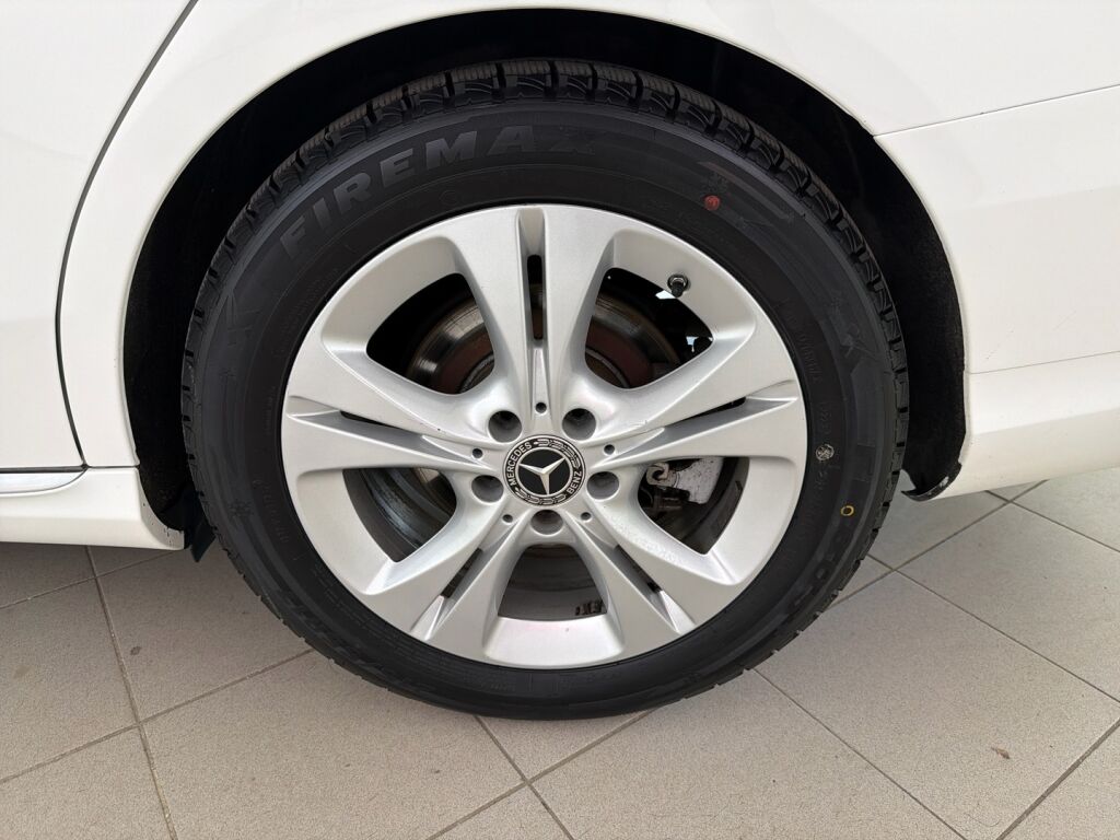Mercedes-Benz C 2019 Valkoinen
