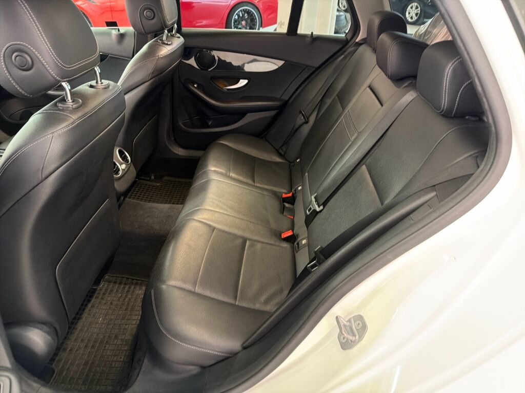 Mercedes-Benz C 2019 Valkoinen