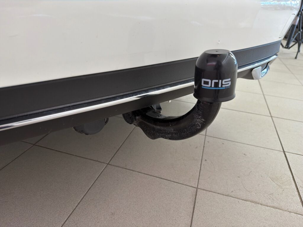 Mercedes-Benz C 2019 Valkoinen