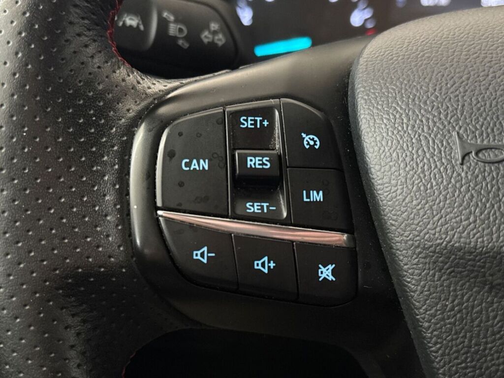 Ford Focus 2019 Valkoinen