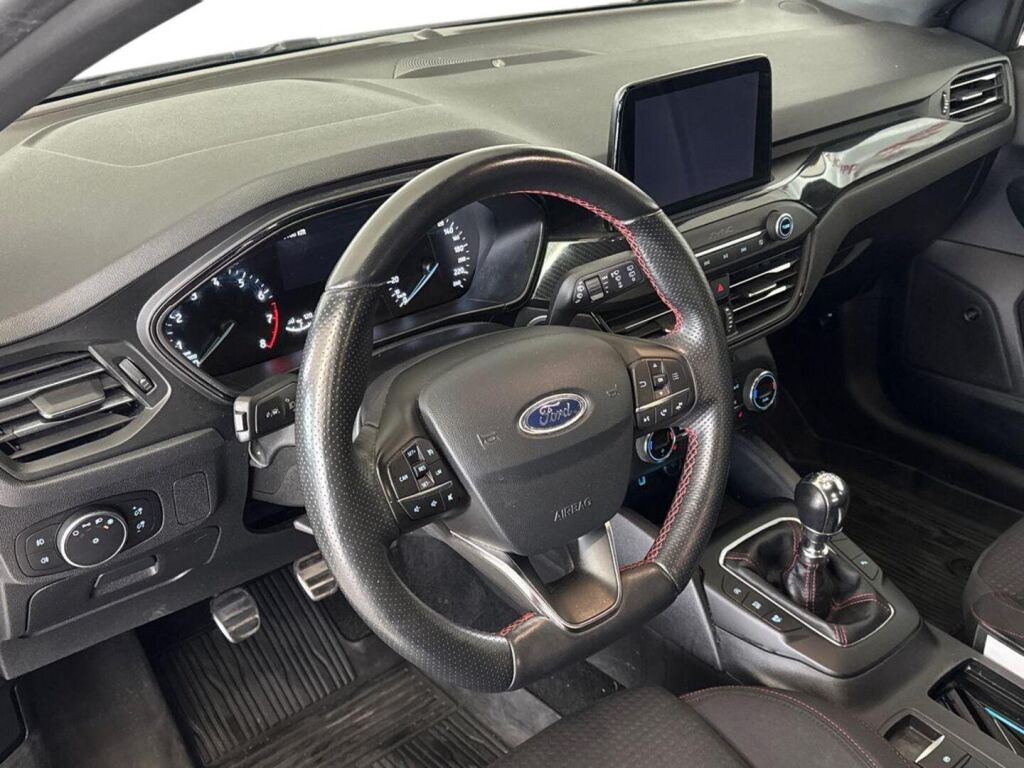 Ford Focus 2019 Valkoinen