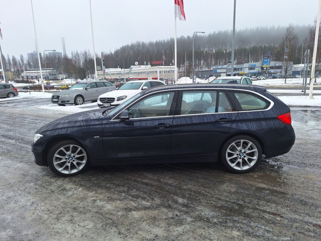 BMW 330 2014 Sininen
