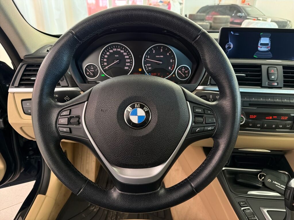 BMW 330 2014 Sininen