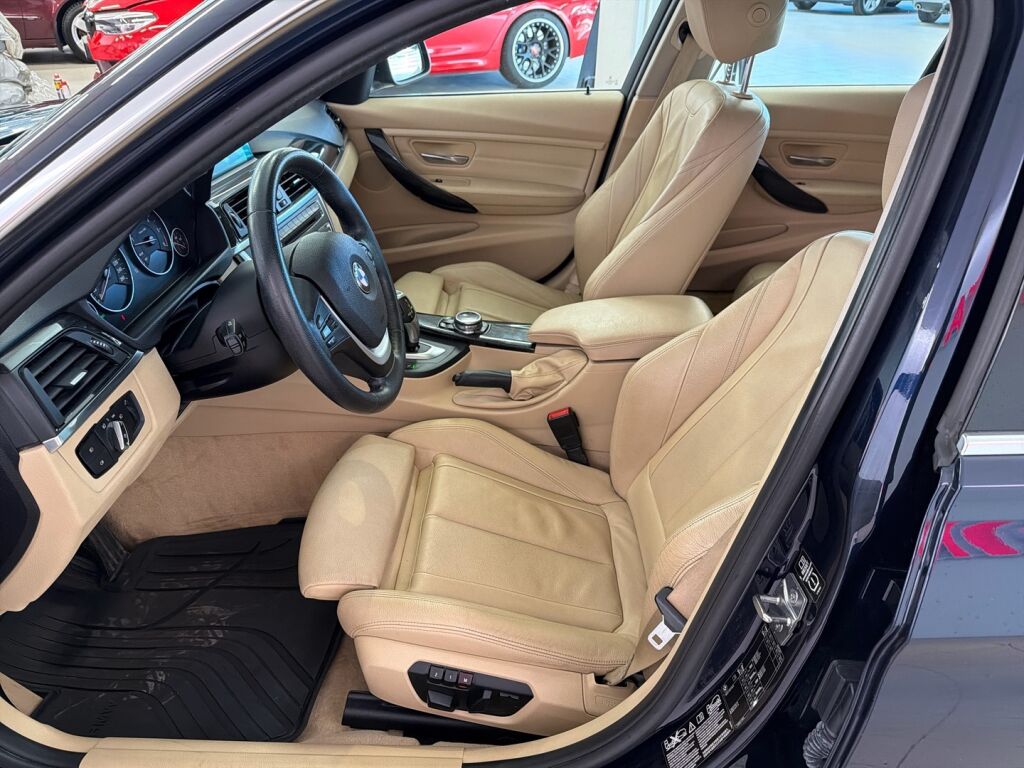 BMW 330 2014 Sininen