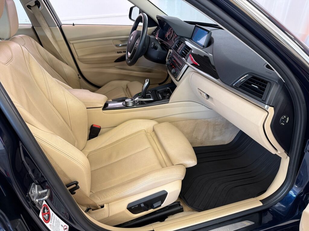 BMW 330 2014 Sininen