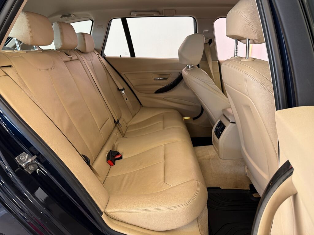 BMW 330 2014 Sininen