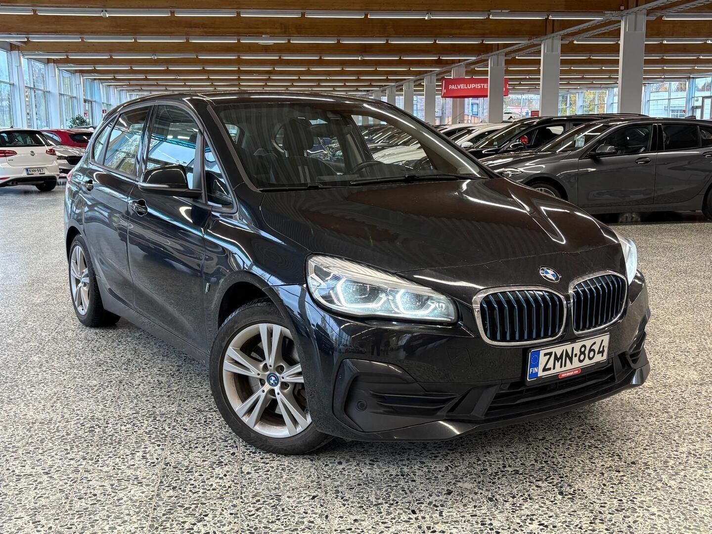 BMW 225